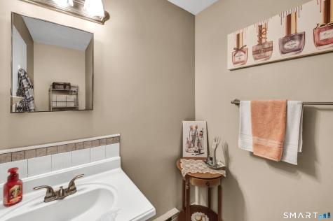 111 Dekoven Drive Middletown CT 06457