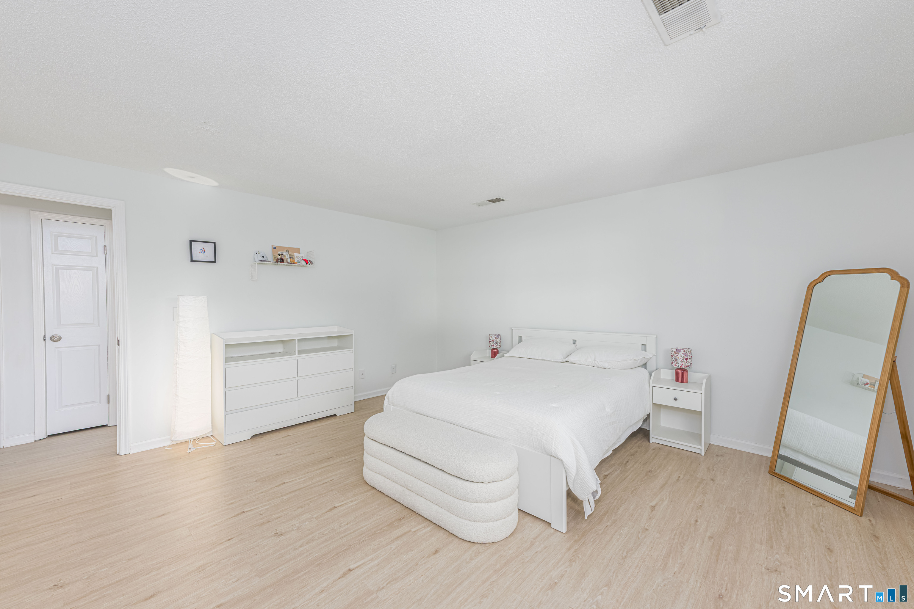 140 Thompson Street East Haven CT 06513