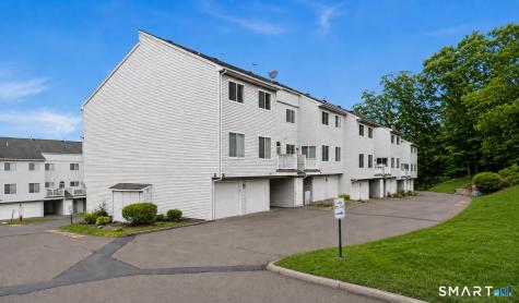 125 Staffordshire Common Wallingford CT 06492