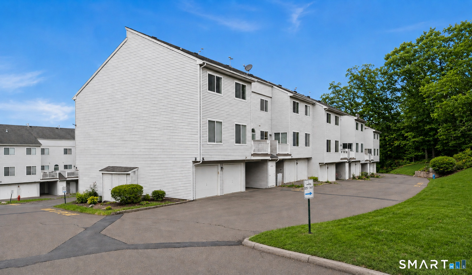 125 Staffordshire Common Wallingford CT 06492