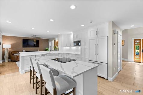13 Salt Meadow Lane Branford CT 06405