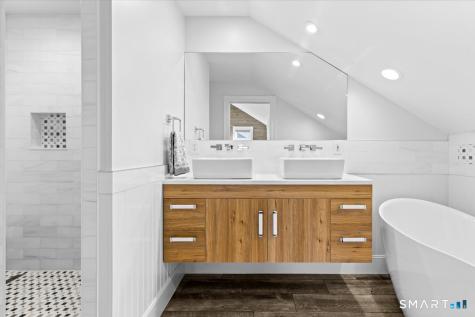 13 Salt Meadow Lane Branford CT 06405