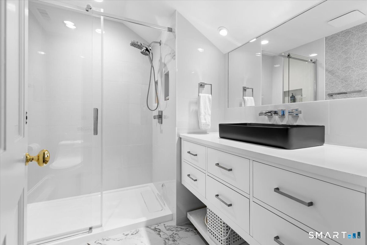 13 Salt Meadow Lane Branford CT 06405