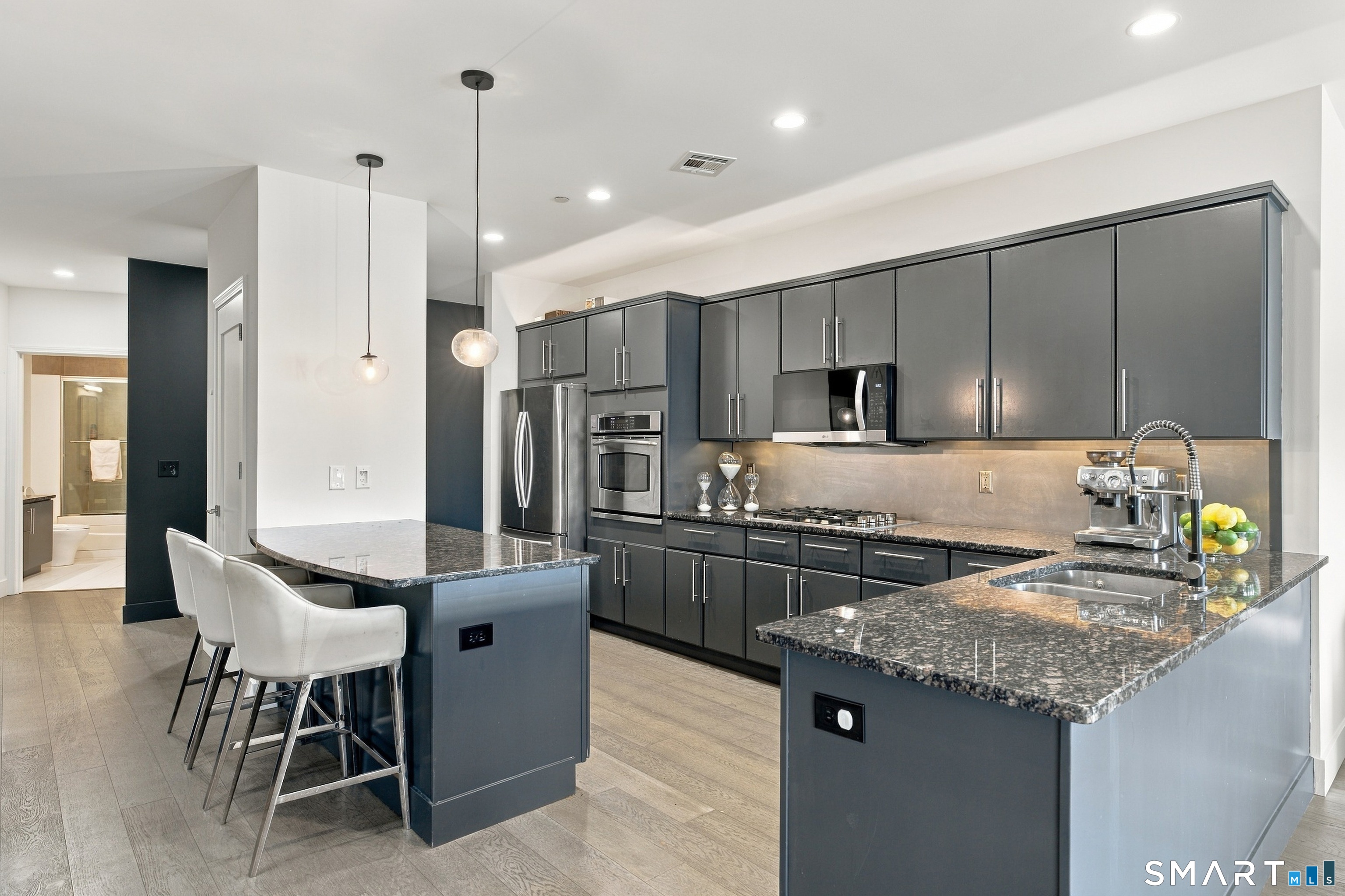 60 Maple Street Branford CT 06405