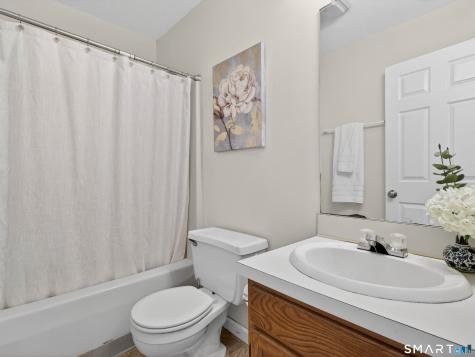 906 Canterbury Lane Colchester CT 06415
