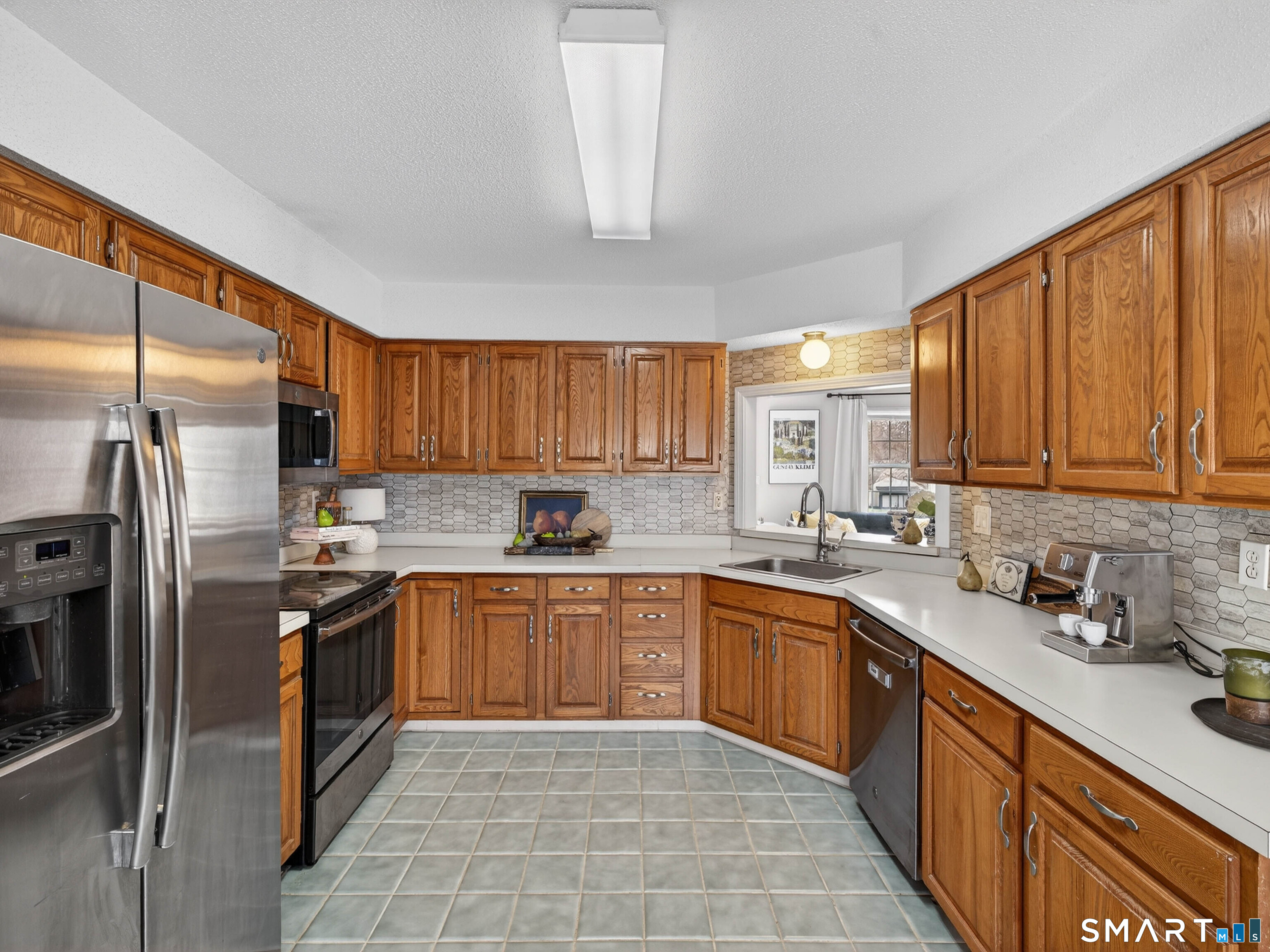 906 Canterbury Lane Colchester CT 06415