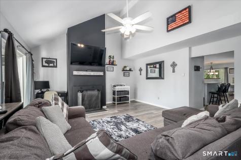136 Pembroke Road Danbury CT 06811