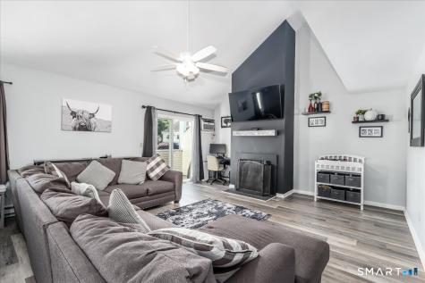 136 Pembroke Road Danbury CT 06811