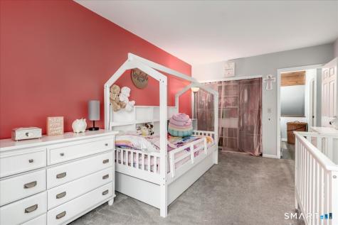 136 Pembroke Road Danbury CT 06811