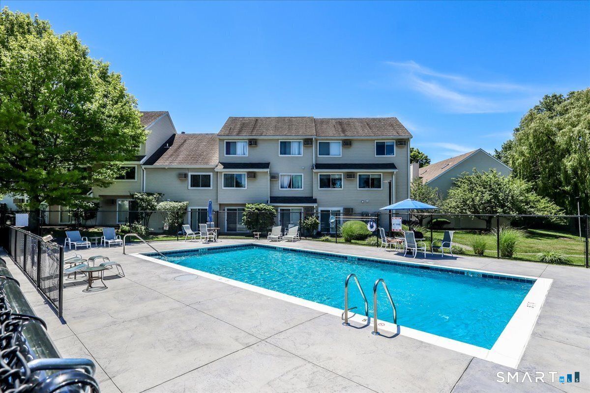 136 Pembroke Road Danbury CT 06811