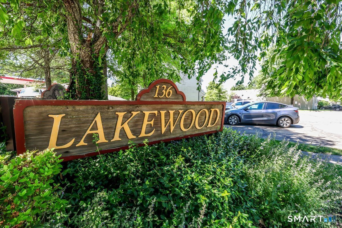 136 Pembroke Road Danbury CT 06811