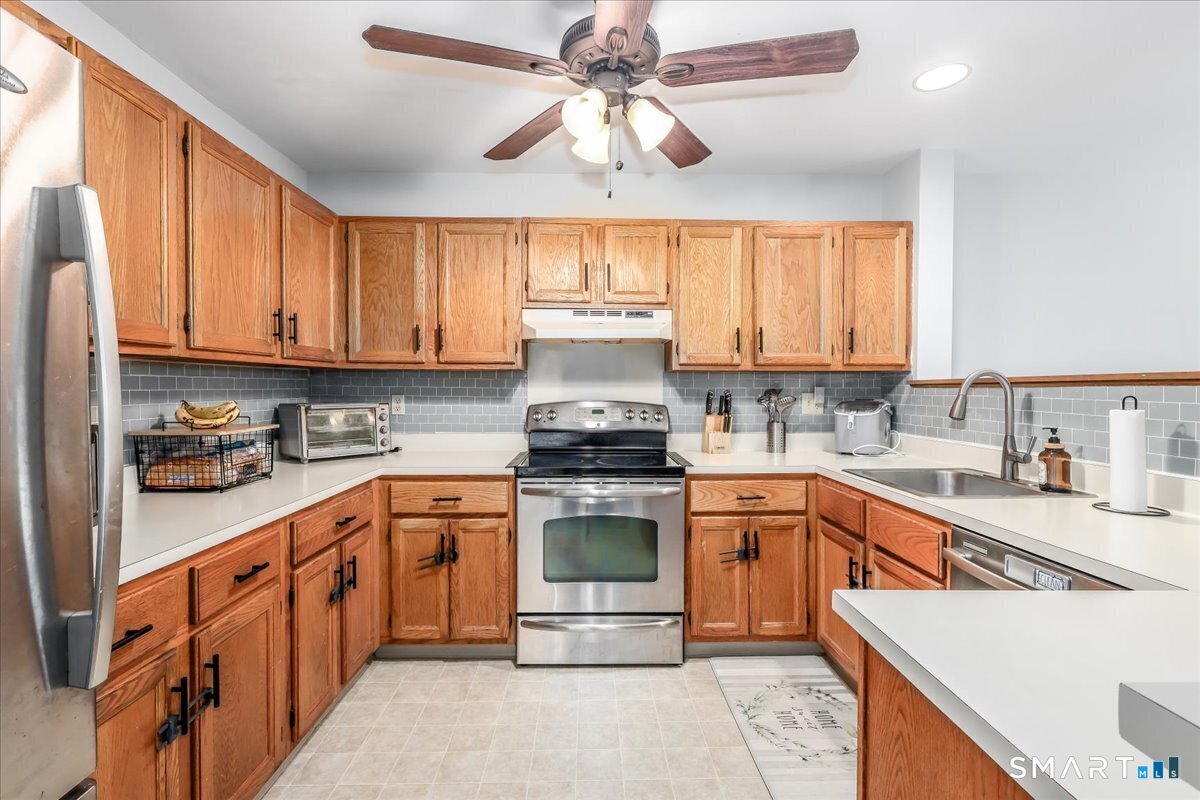 136 Pembroke Road Danbury CT 06811