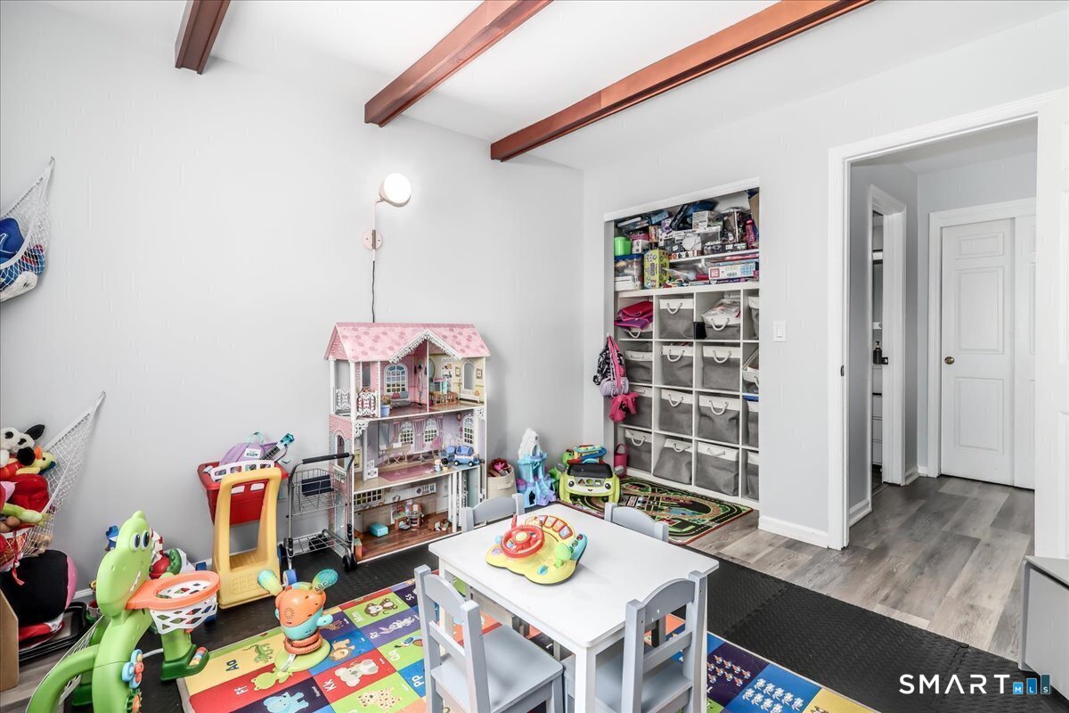 136 Pembroke Road Danbury CT 06811