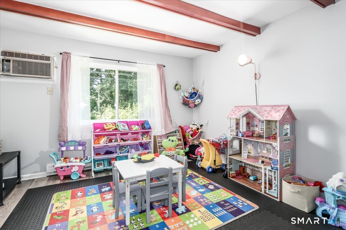 136 Pembroke Road Danbury CT 06811