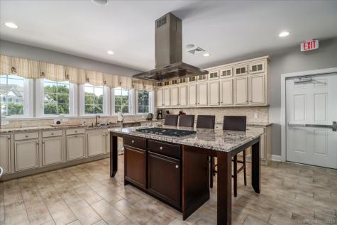 603 Brookside Court Newtown CT 06470