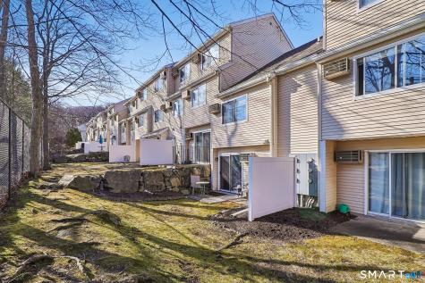 8 Rose Lane Danbury CT 06811