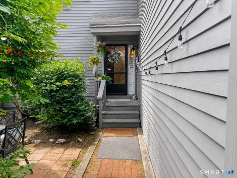 48 Ledgewood Drive Brookfield CT 06804