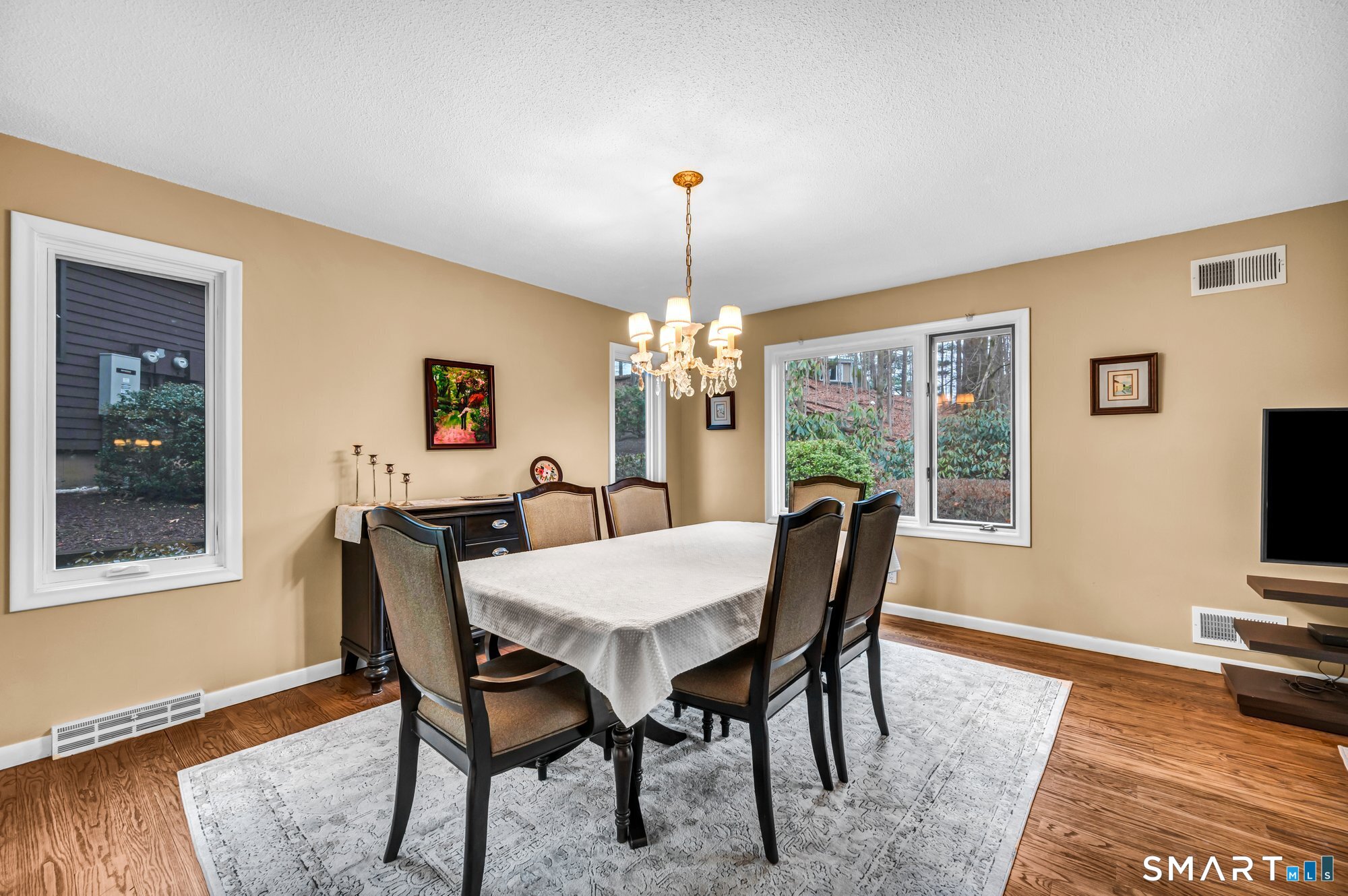 8 Ironwood Road West Hartford CT 06117