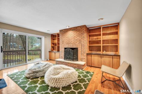 8 Ironwood Road West Hartford CT 06117