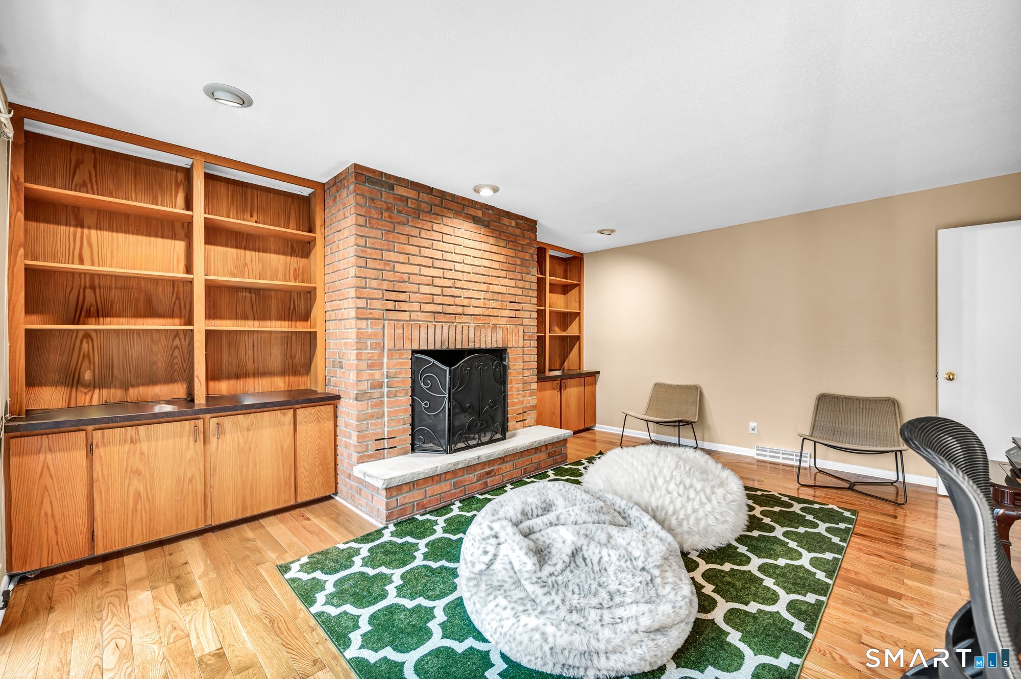 8 Ironwood Road West Hartford CT 06117