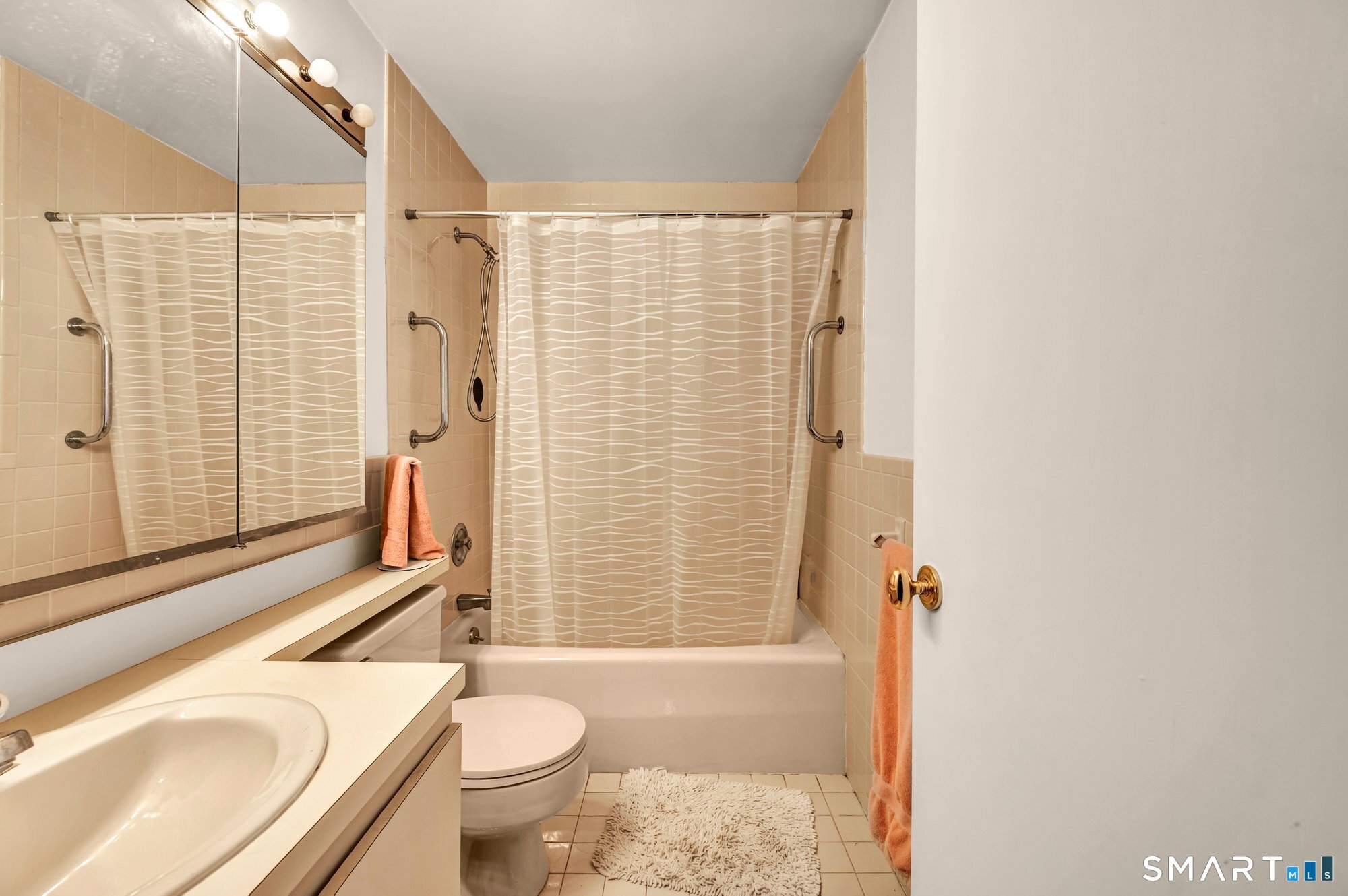 8 Ironwood Road West Hartford CT 06117