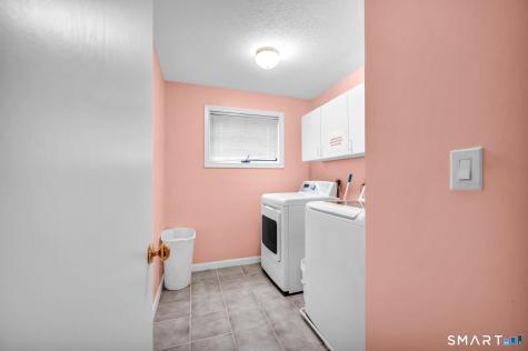 8 Ironwood Road West Hartford CT 06117