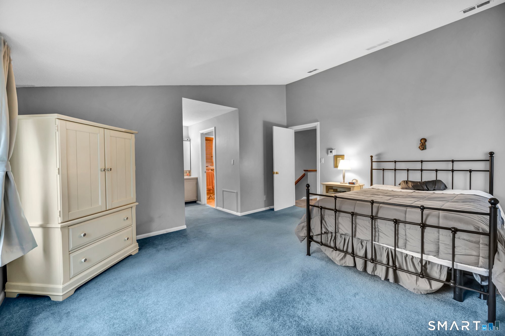 8 Ironwood Road West Hartford CT 06117