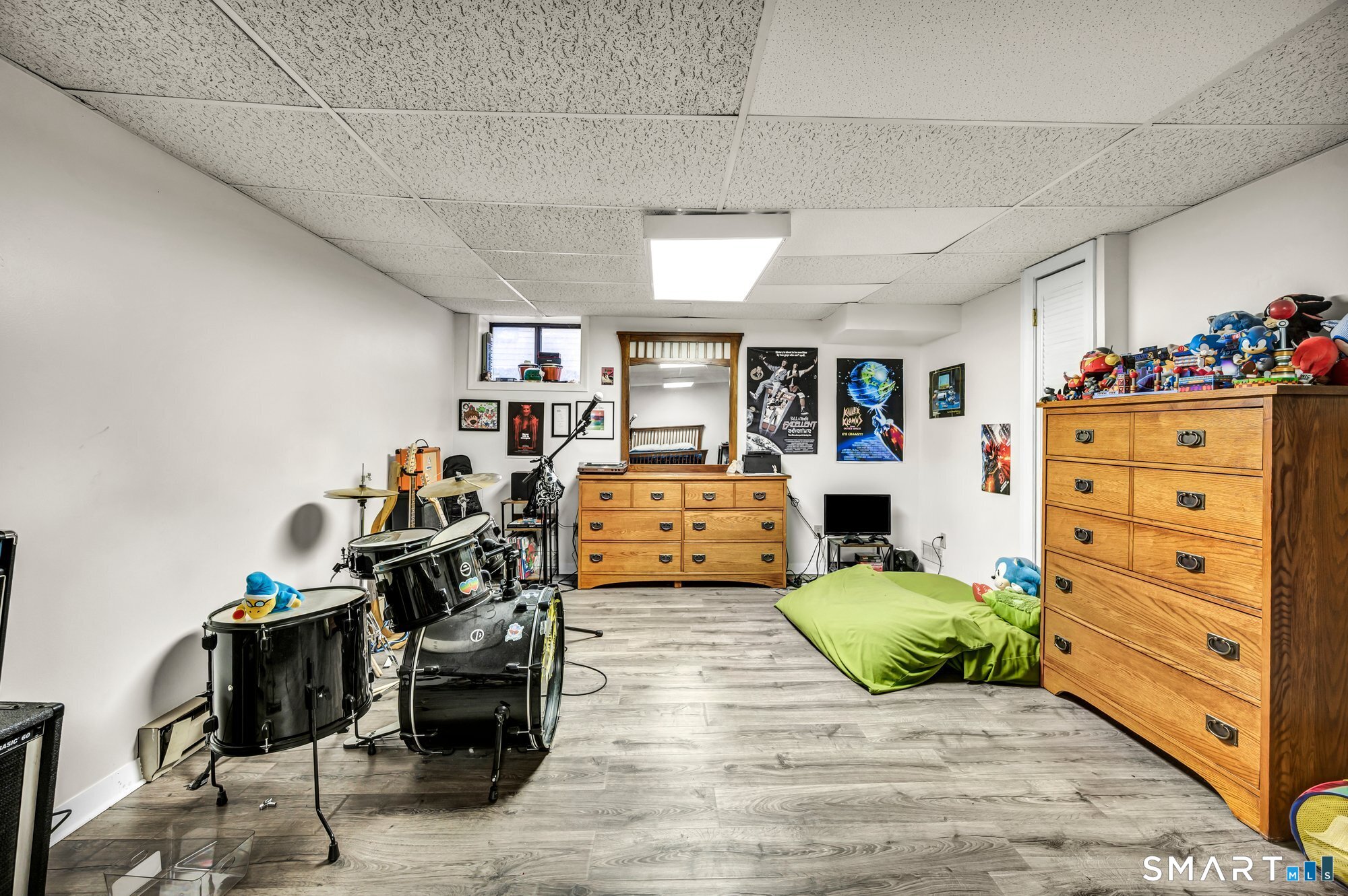 8 Ironwood Road West Hartford CT 06117