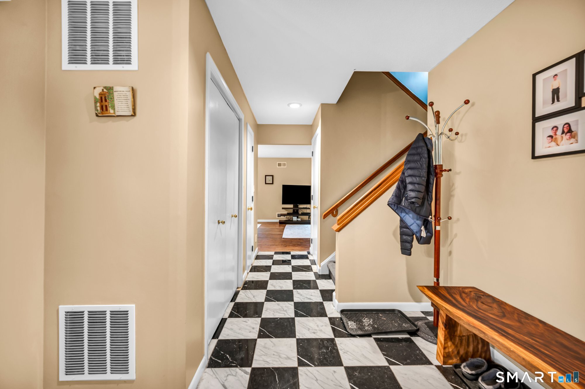 8 Ironwood Road West Hartford CT 06117