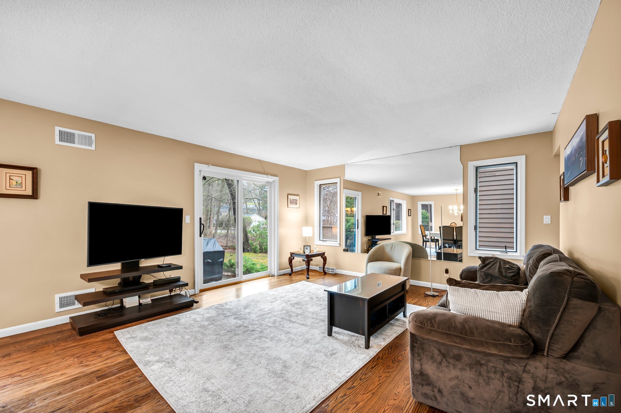 8 Ironwood Road West Hartford CT 06117