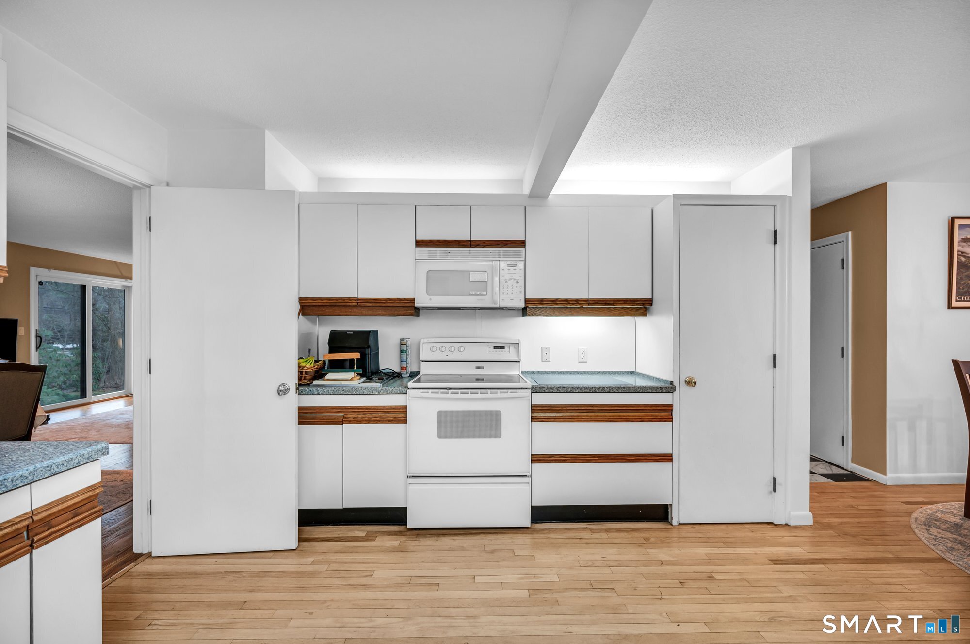 8 Ironwood Road West Hartford CT 06117