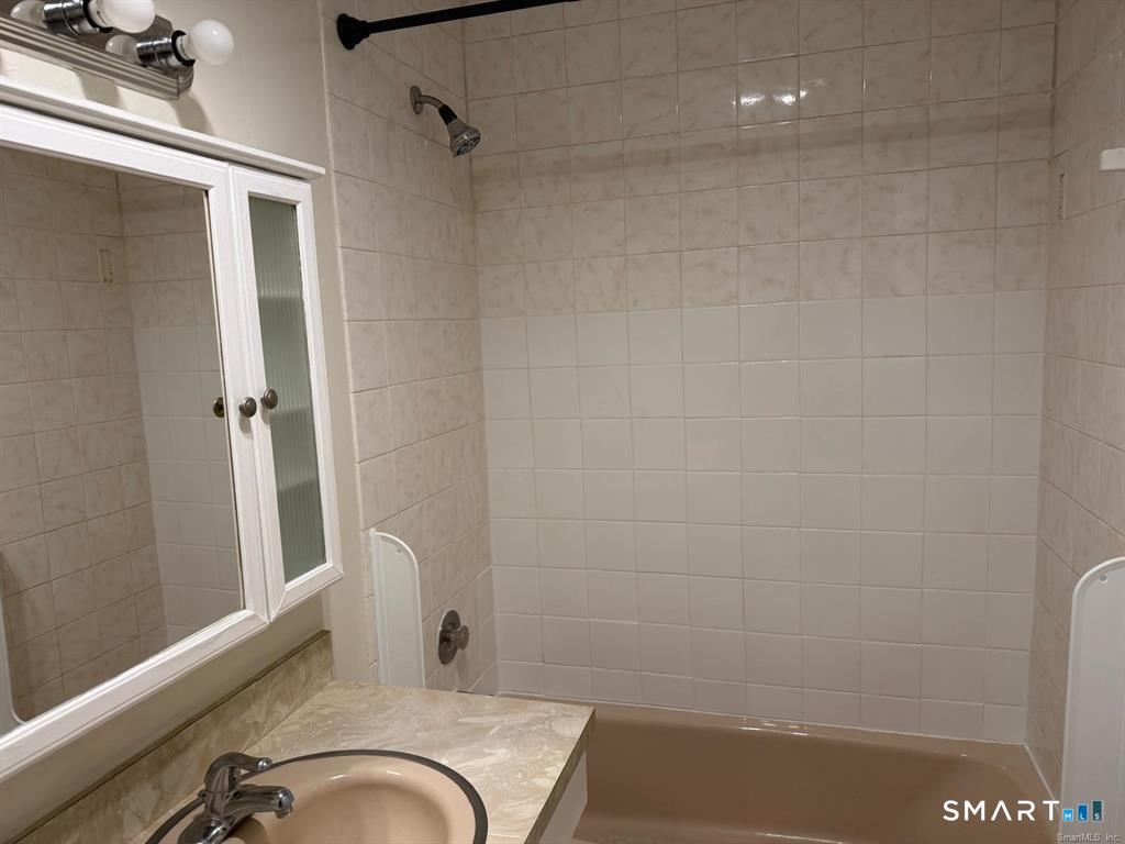 1274 East Main Street Meriden CT 06450