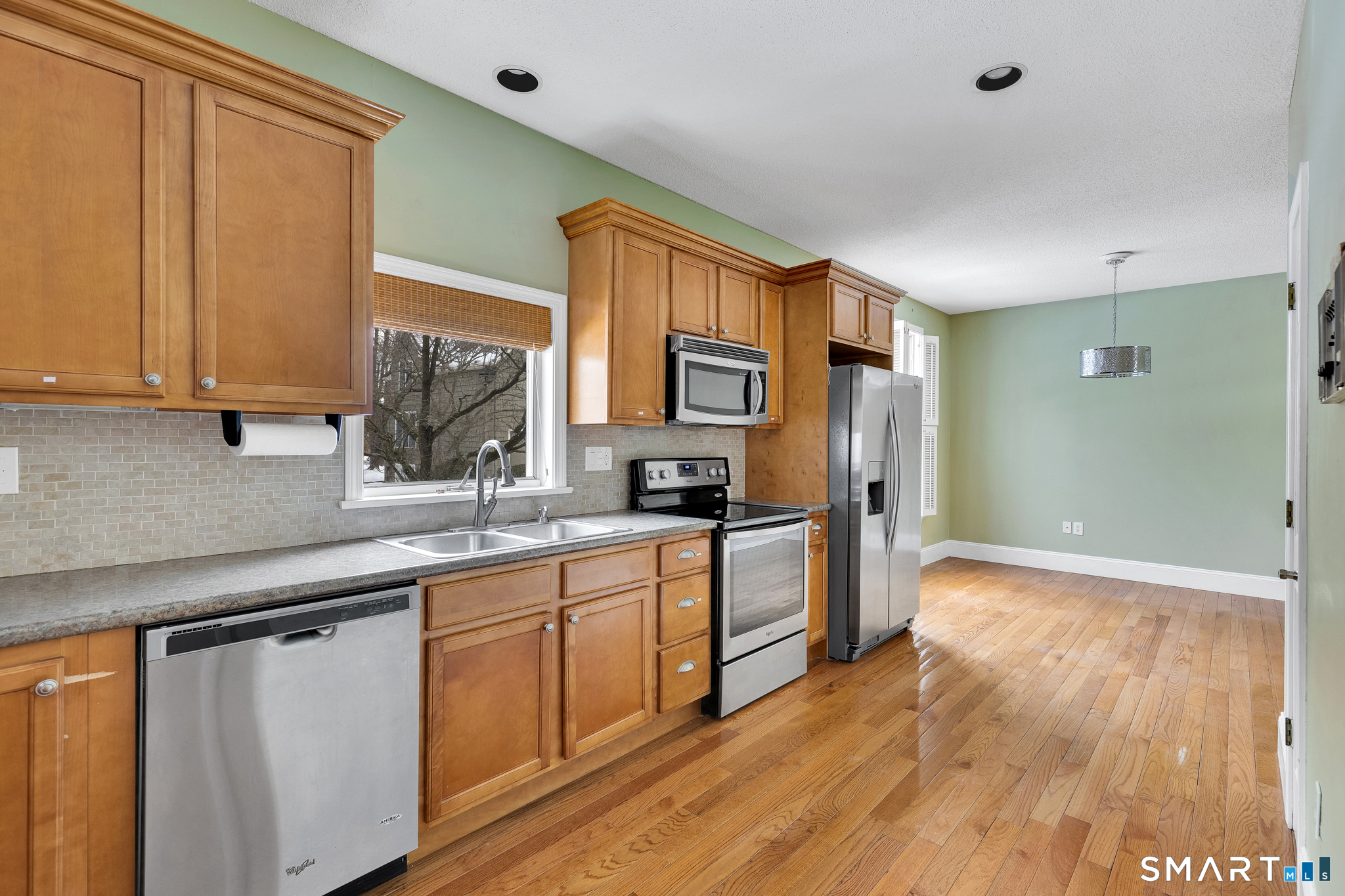 17 Harwich Lane West Hartford CT 06117