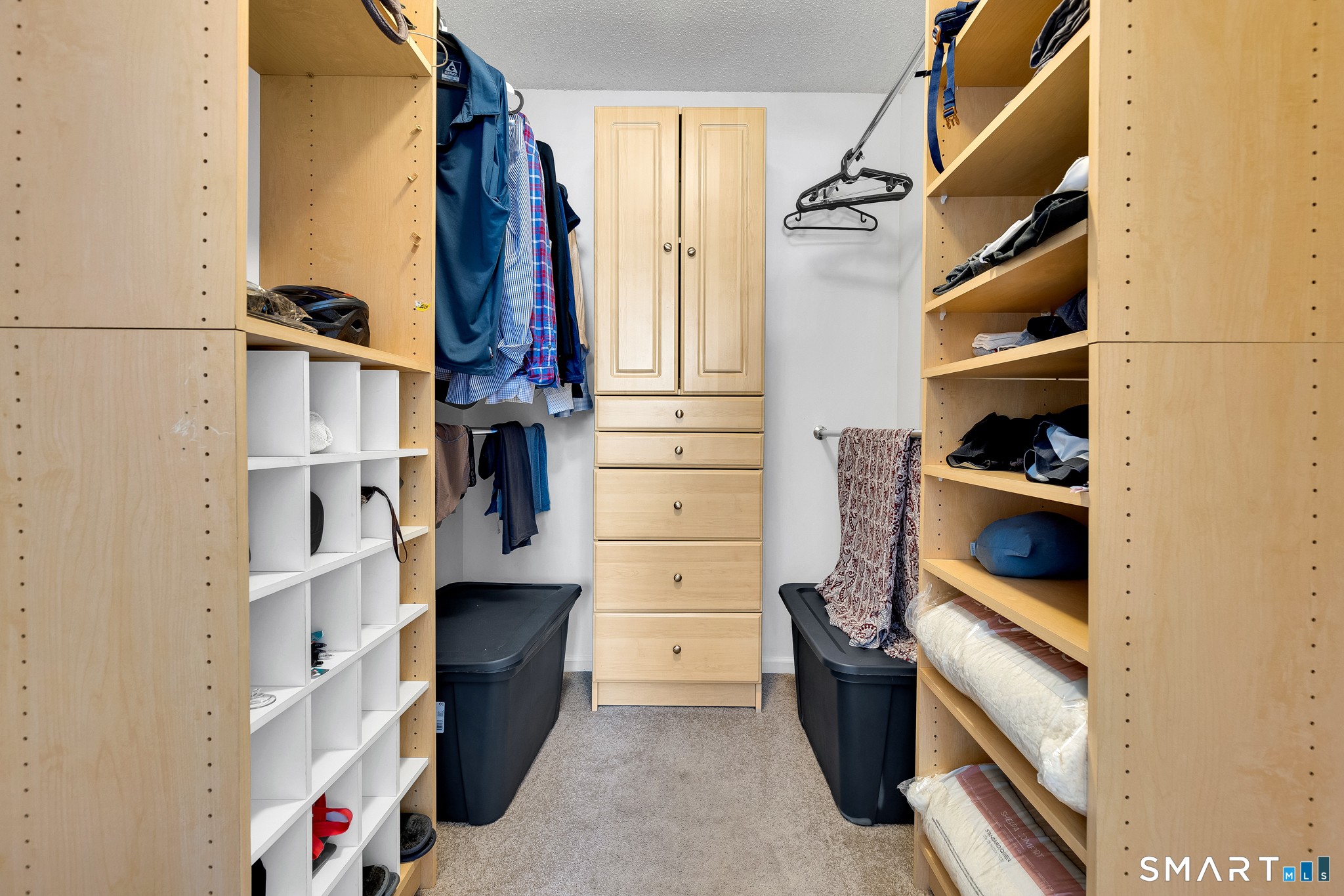 17 Harwich Lane West Hartford CT 06117