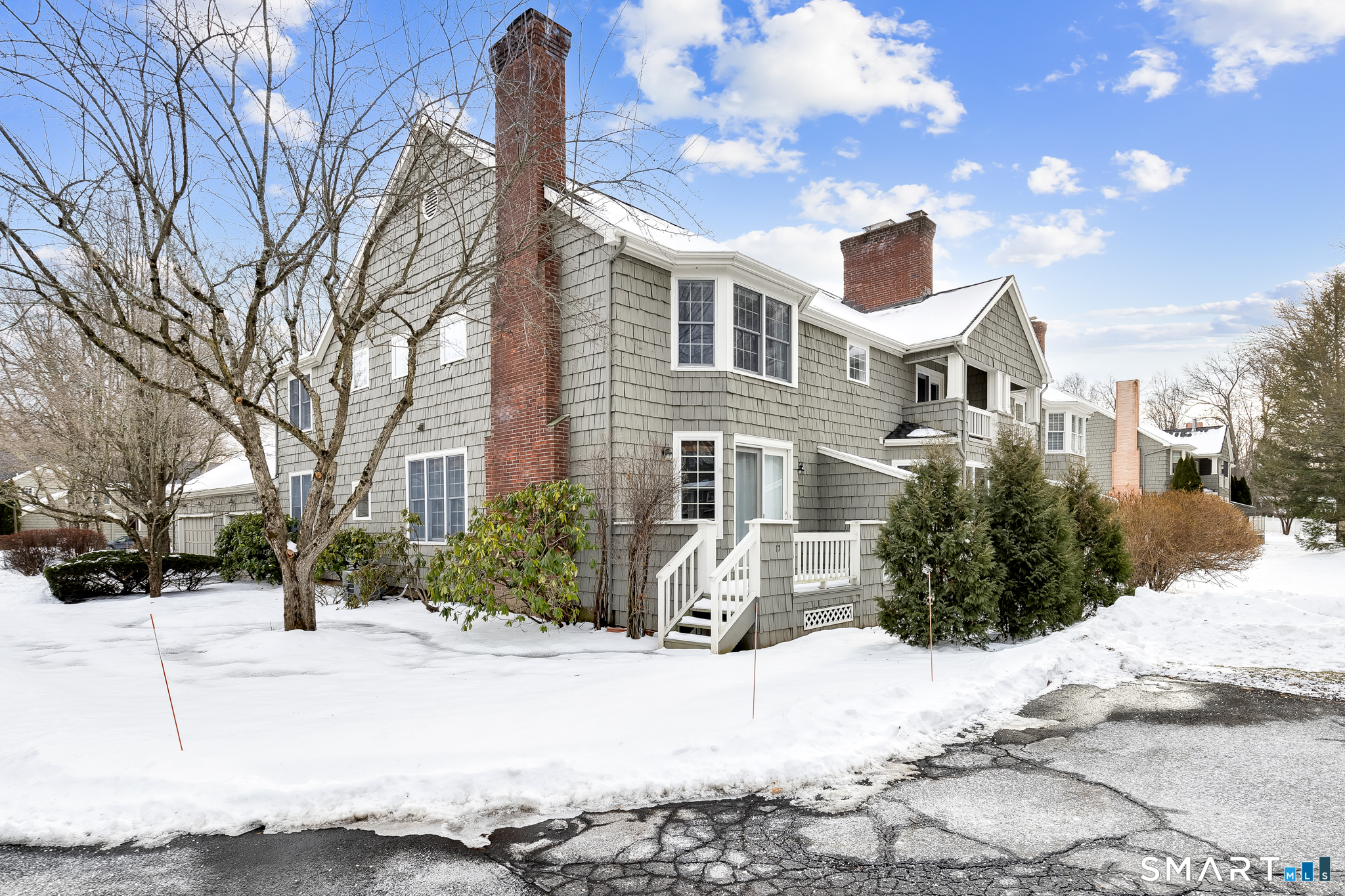 17 Harwich Lane West Hartford CT 06117