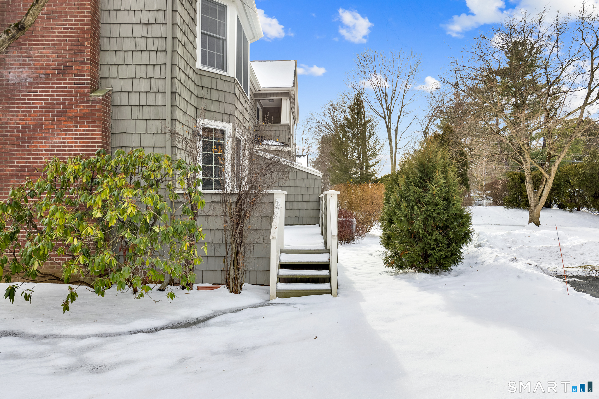 17 Harwich Lane West Hartford CT 06117