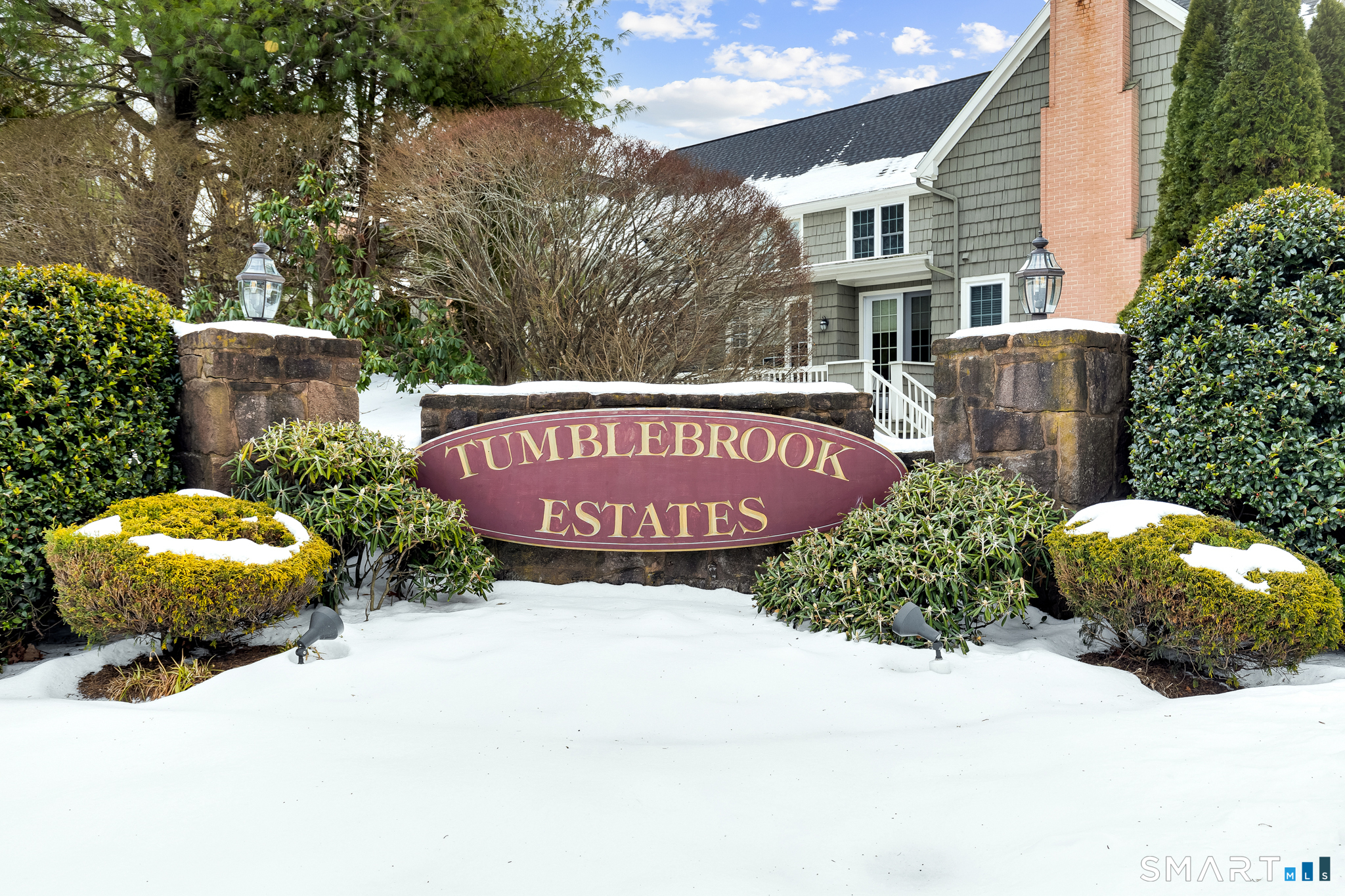 17 Harwich Lane West Hartford CT 06117