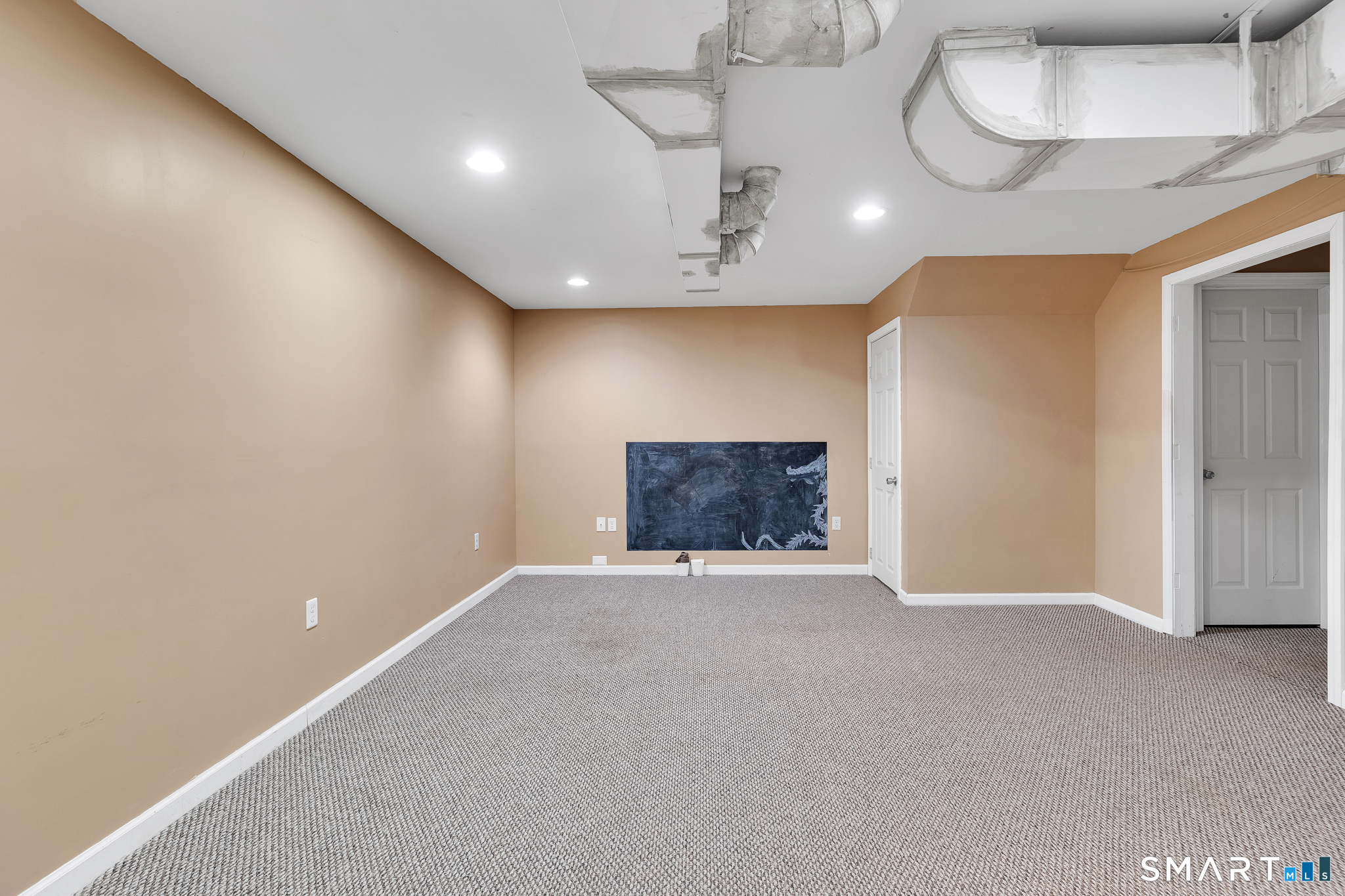 17 Harwich Lane West Hartford CT 06117