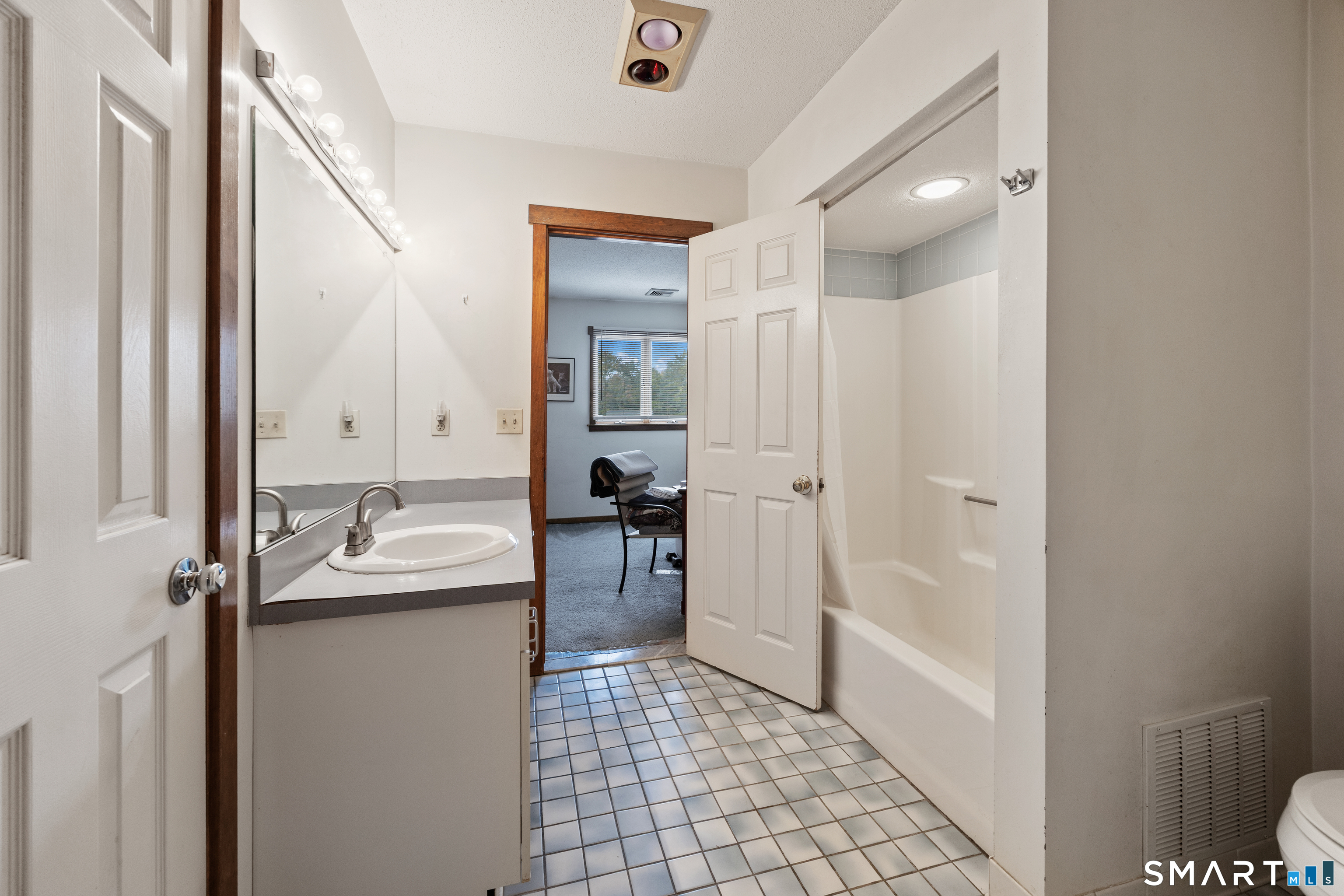 4 Winchester Court Farmington CT 06032