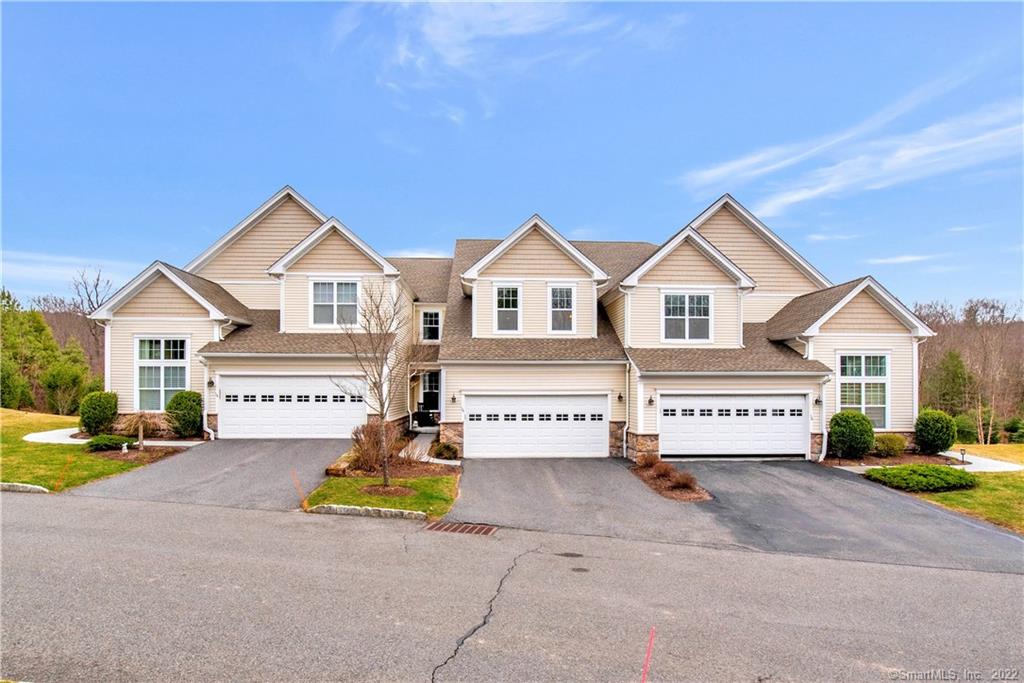 16 Winding Trail Middlebury CT 06762