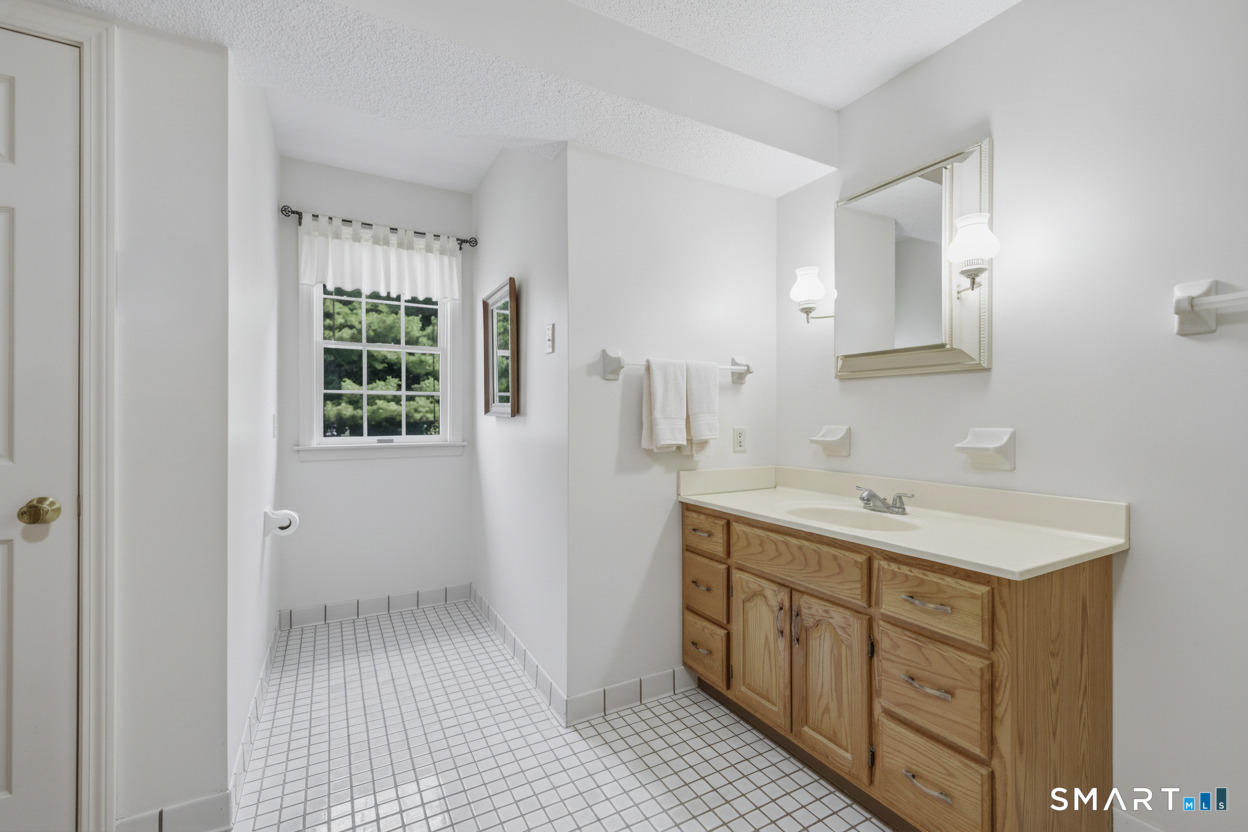 55 Dartmoor Road Enfield CT 06082