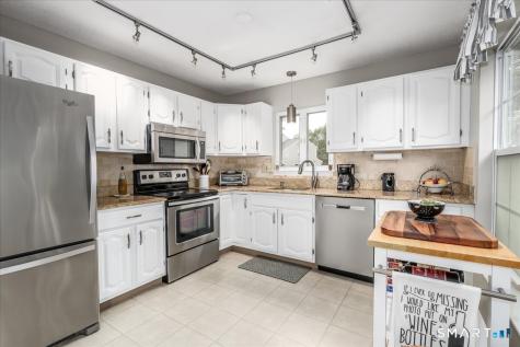 212 Algonquin Trail Trumbull CT 06611
