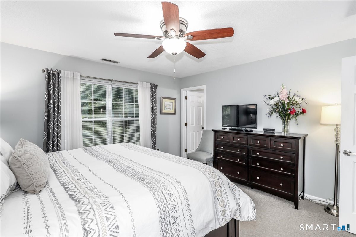 212 Algonquin Trail Trumbull CT 06611