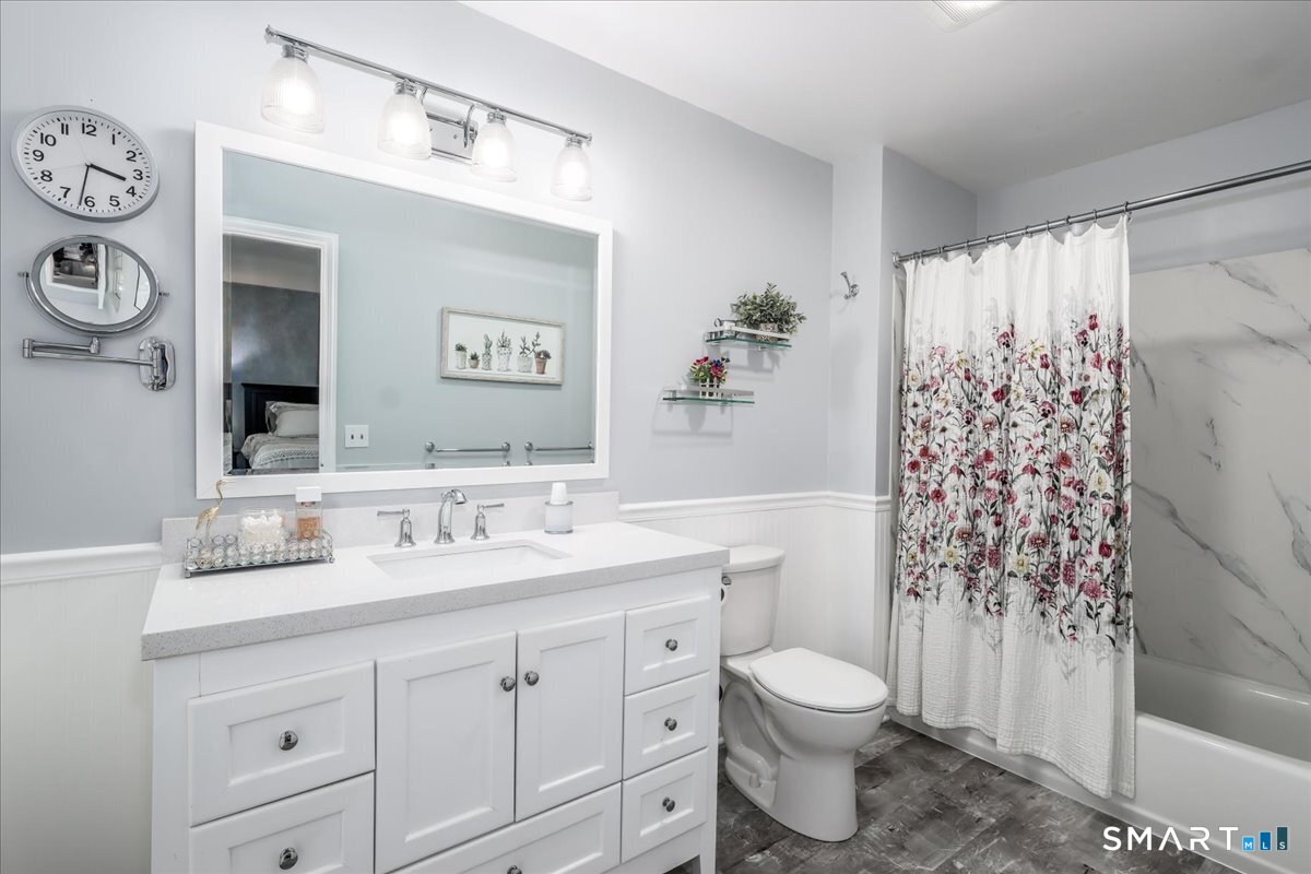 212 Algonquin Trail Trumbull CT 06611
