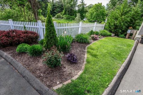 212 Algonquin Trail Trumbull CT 06611
