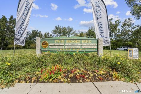 212 Algonquin Trail Trumbull CT 06611