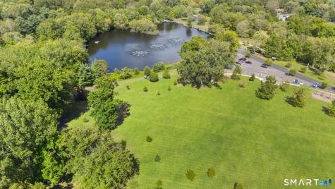 212 Algonquin Trail Trumbull CT 06611