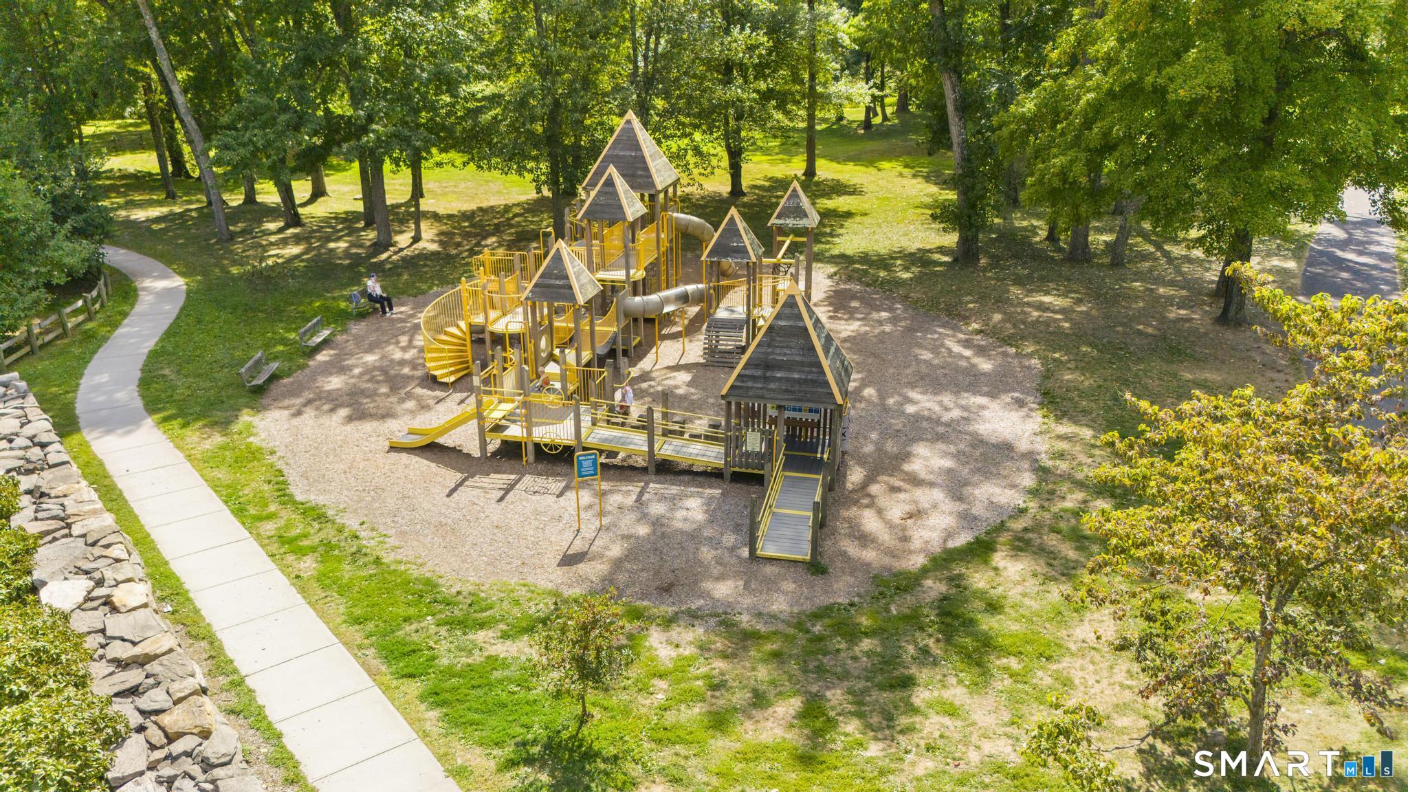 212 Algonquin Trail Trumbull CT 06611