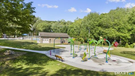 212 Algonquin Trail Trumbull CT 06611