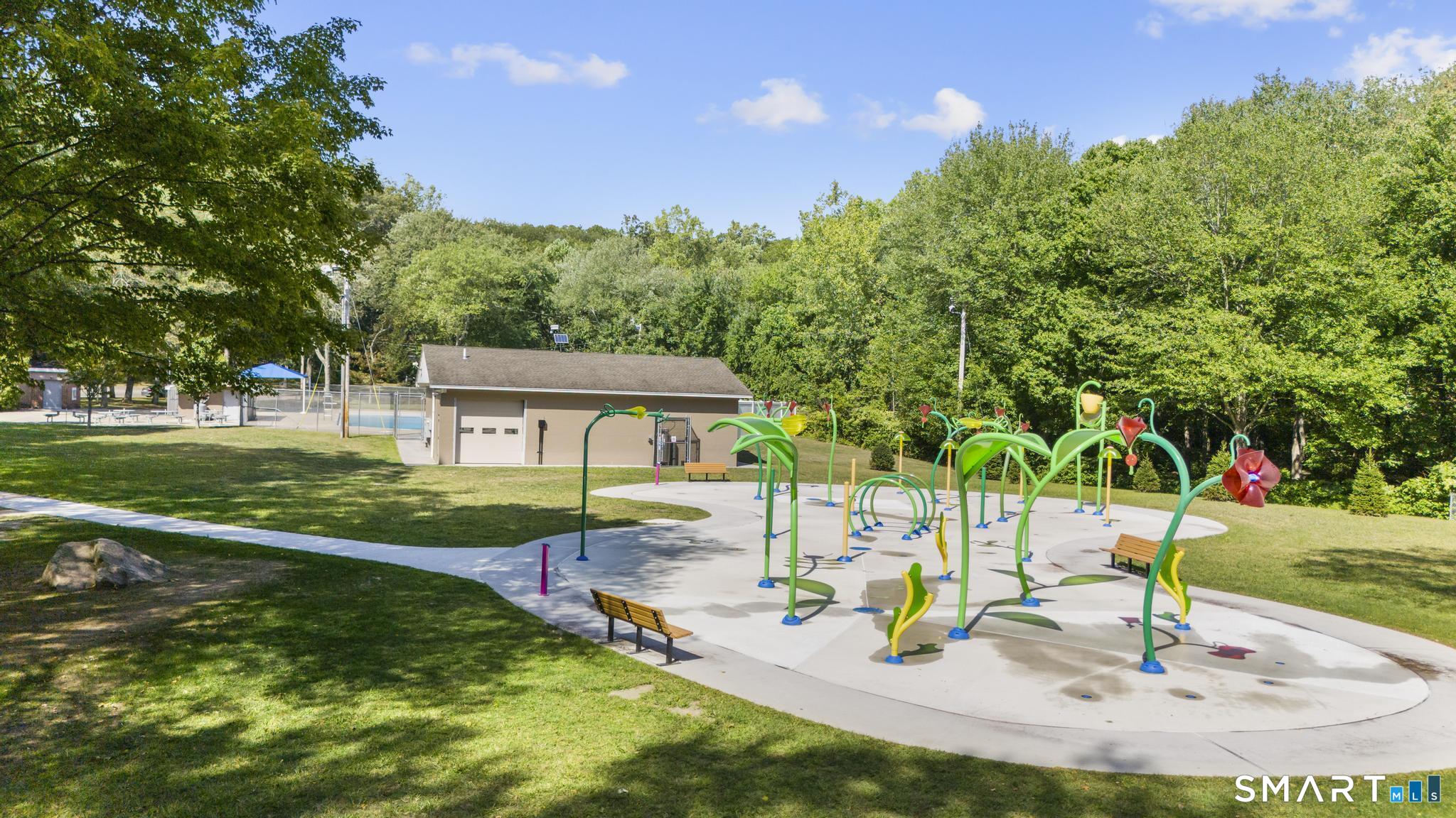 212 Algonquin Trail Trumbull CT 06611
